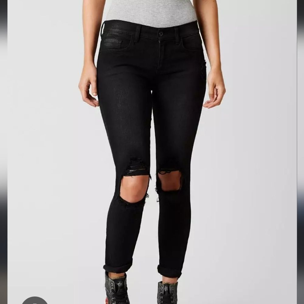 Sneak Peek High-Rise Black Skinny Jeans Sz 7/28